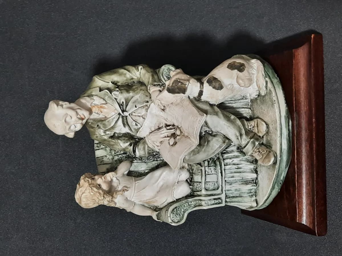Figura de porcelana abuelo