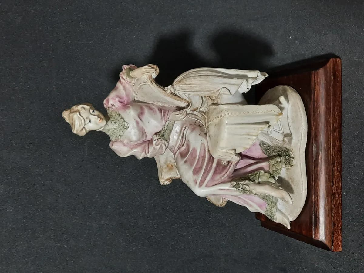 Figura en porcelana