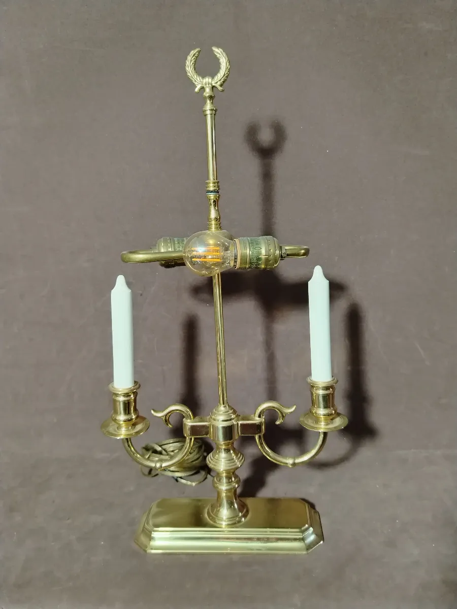 LÁMPARA DE METAL TIPO CANDELABRO DE BRONCE VINTAGE EN BUEN ESTADO