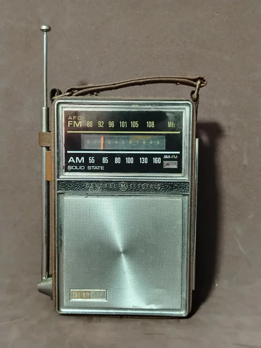 RADIO GENERAL ELECTRIC VINTAGE AM-FM FUNCIONANDO