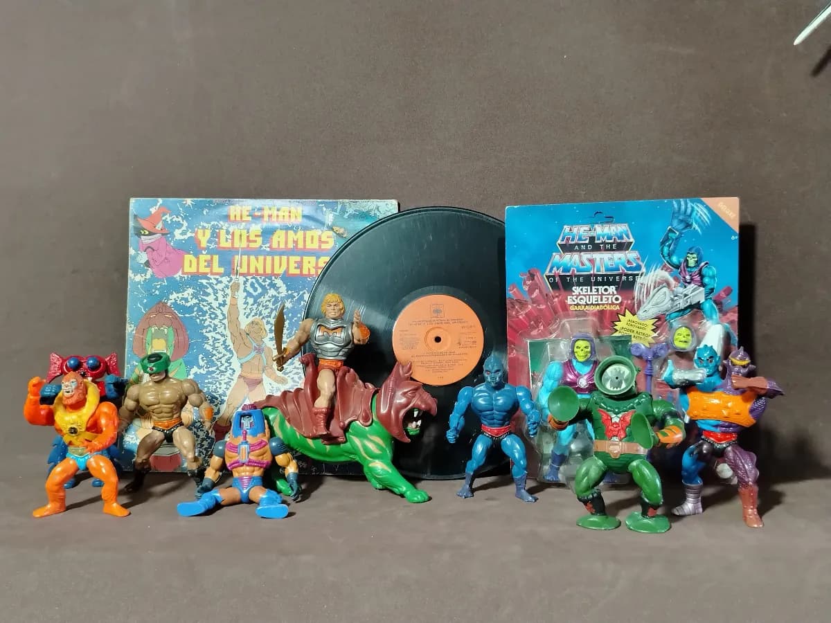 COLECCIÓN DE HEMAN Y SUS ENEMIGOS AÑOS 80S CON SU DISCO ACETATO MÚSICA ORIGINAL